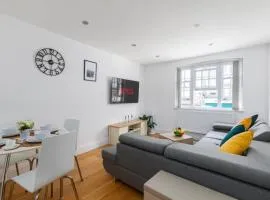 Family-Friendly Apartment With Balcony Near Brick Lane Sleeps 4