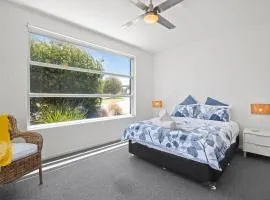 Sirocco - Recently renovated, Roof Top Deck And Pet Friendly in Aireys Inlet