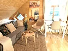 Fully equipped flat, 2 bedrooms, FREE car parking.