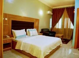 Dinam hotel and suites