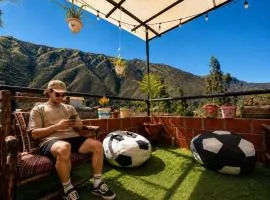 Valle verde, Hostel & camping