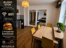 Apartament z kominkiem w starej kamiennicy