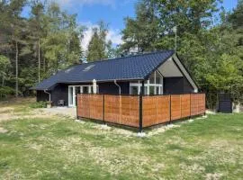 4 Bedroom Lovely Home In Ebeltoft