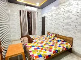 Dwarkapuri Paras guest house