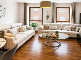Charming 2 Bedroom Flat in the Heart of London, 2 mins to Trafalgar Square!