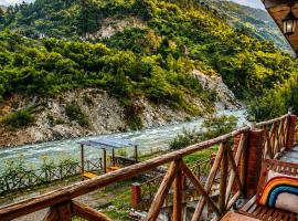 Jibhi में, होटल The Riverside Boutique Inn - Tirthan Valley