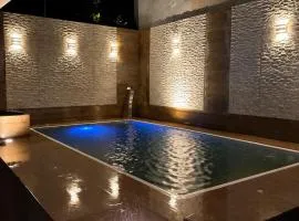 Casa espaçosa 4 min de carro até a praia do Lázaro