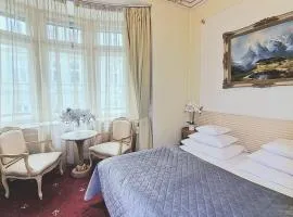 Luxury Hotel