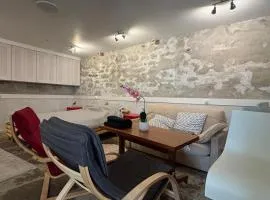 Raw - Entire Waterfront Accommodation