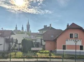 Penzion a restaurace U Strnada
