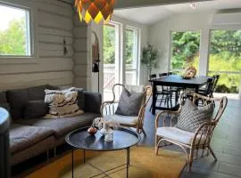 Modern Log Cabin with Fireplace, Forest and EV Parking