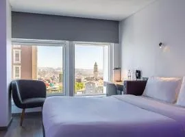 YOTEL Porto