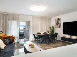 Beachfront Haven - Perfect for Groups