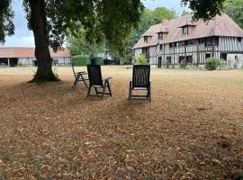 Manoir Normand- Grand parc privé - calme absolu - 8 pers