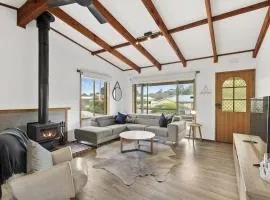 The Beach Hut - BYO Linen