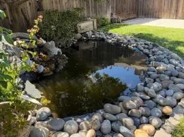 Cozy Pond HouseFire Pit, Pond & Pet-Friendly