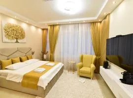 Dream Palace 4