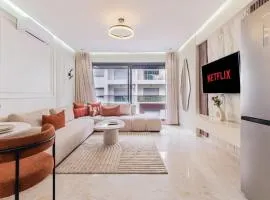 Chic Studio, Balcony & Digital Code in Quartier des Hôpitaux