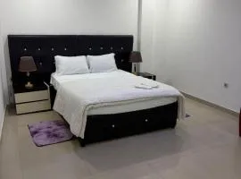 Condominio Agenfor, Edificio Hotel Piramide