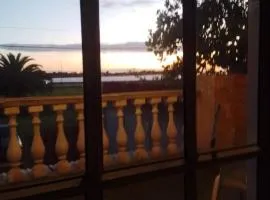 Hospedaje Magno Casa Completa Con Pileta Parrilla Frente A La Laguna Chascomus