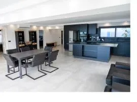 Hot Villa