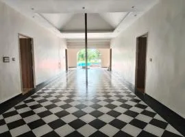 Royal Escape Lake Resort