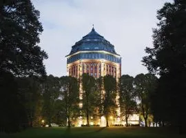 MÖVENPICK Hotel Hamburg City, historischer Wasserturm im Schanzenpark