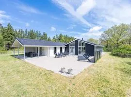 Luxurious Retreat in Henne Strand-By Traum