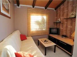 Bra i Premium Apartments with Outdoor Pool and Sauna - Obe Bedroom Apartment with Balcony