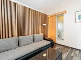 Bra i Premium Apartments with Outdoor Pool and Sauna - One Bedroom Apartment with Balcony