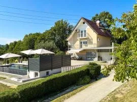 Amazing Home In Novi Marof - Kljuc With Sauna