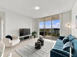 Luxury Parramatta Riverside with City & River Views