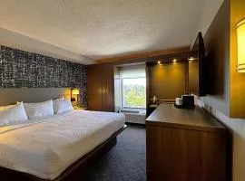 Pittsburgh Airport Inn and Suites