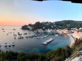 Aronis Spyros Panoramic Seaview Rooms
