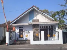River cliff guest house