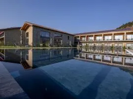 Continental Golf Resort