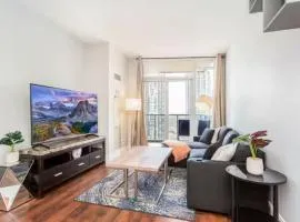 Executive 2BR 2BATH Condo with Lakeview Steps from SQ1