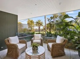 Stunning designer 3 Bed 2 bath opp Long Reef Golf Course