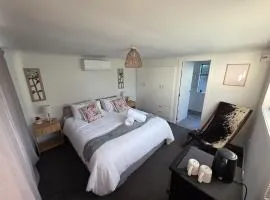Modern & Private Studio in Tamatea, Napier