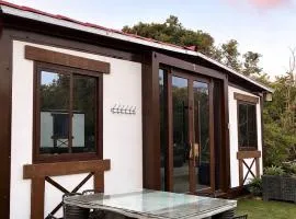 Casa Lucca 2 Bedrooms, Sofa Bed, Up to 6 Guests, 7 minutes from the beach