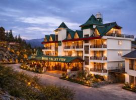 Kūfrī में, होटल Aurelion - A Valley View Hotel facing towards snow capped mountains