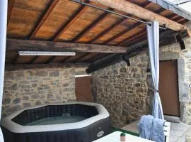 Nature & Jacuzzi privatif au cœur des Cévennes