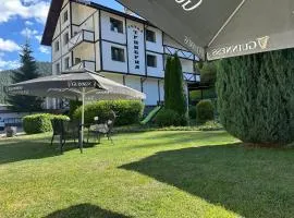 TRIIBRIA Guest house