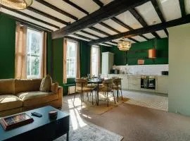 Conservatory Lofts Charming Stay on Historic Friar Street