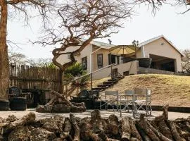 Tranquility-Ukuthula Game Farm Guesthouse with Hot Tub