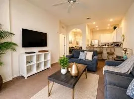 Bahama Bay Resort- Near Disney-pools & Beach for 6