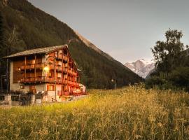 Hotel Le Bouquet - Adults Only, hotel v mestu Cogne