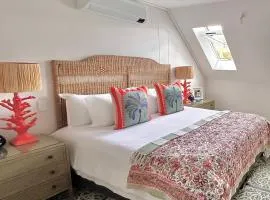 Whale Walk Apartment - Kalliste Boutique Stays