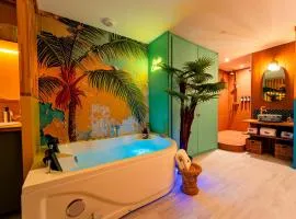 Oasis Cubana I Love Room I Balnéo XXL I Écran Géant