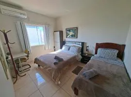 Apart próximo a Unimed, Catedral e HSA de 2 quartos com 2 Ar e garagem no Centro-sul